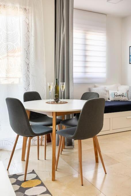 Seaesta Apartment Pool And Beach Slatine Esterno foto