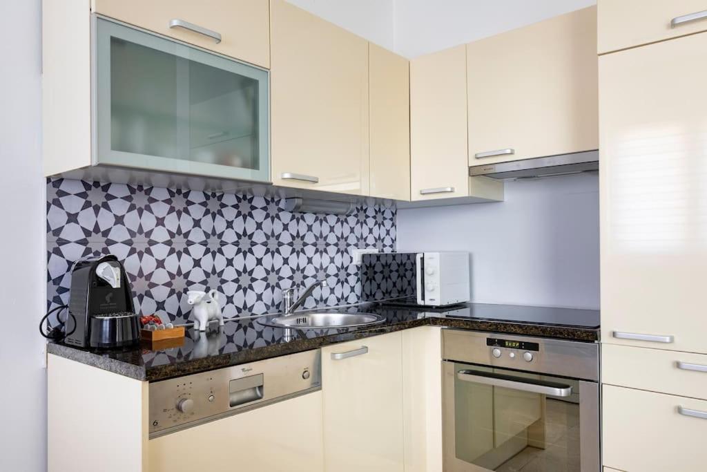 Seaesta Apartment Pool And Beach Slatine Esterno foto