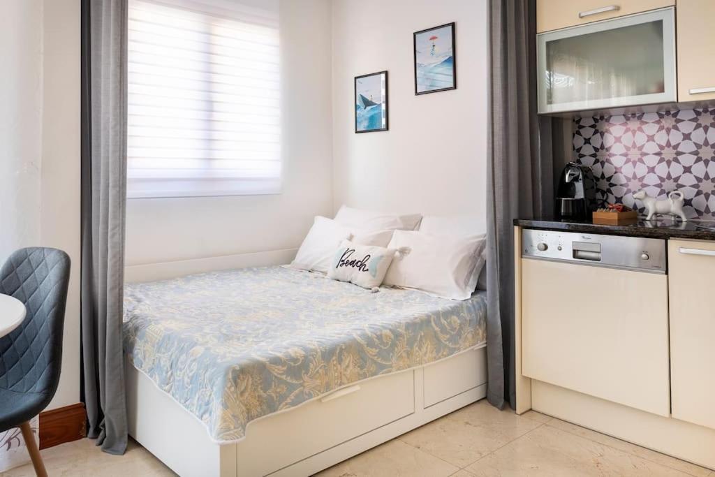 Seaesta Apartment Pool And Beach Slatine Esterno foto
