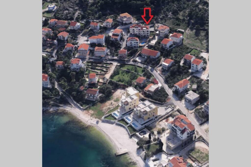Seaesta Apartment Pool And Beach Slatine Esterno foto